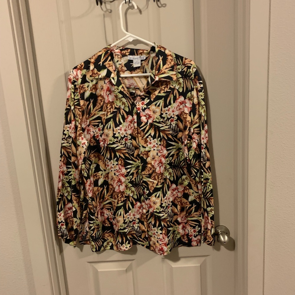 Anna and Frank shirt go women NWT